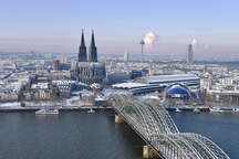 Köln mit Dom und Eventlocations am Rhein